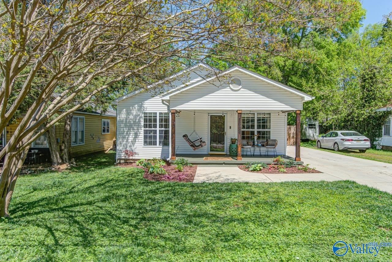 1605 McCullough Avenue NE – photo 1
