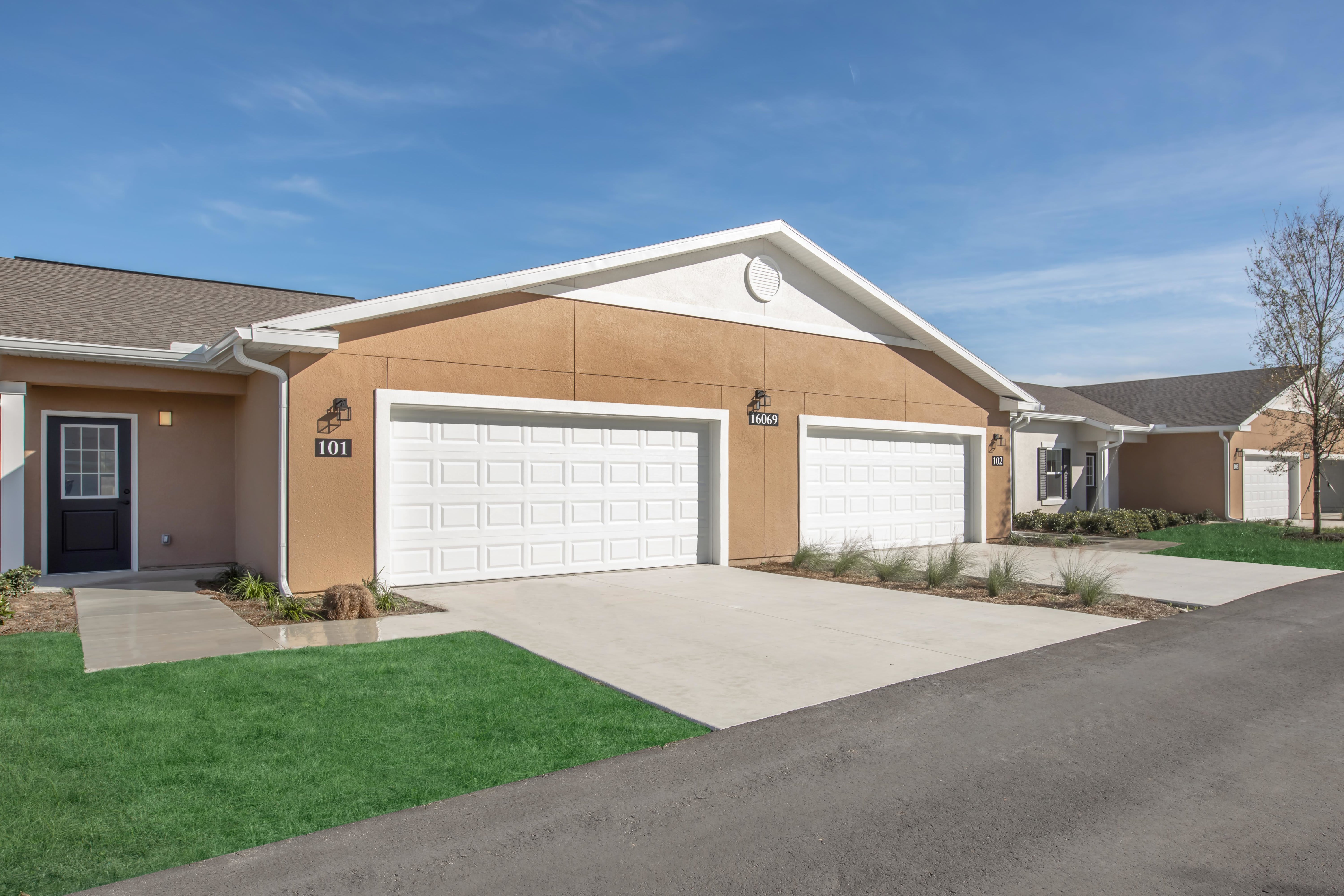 Summer Pointe Village – photo 1 of 44