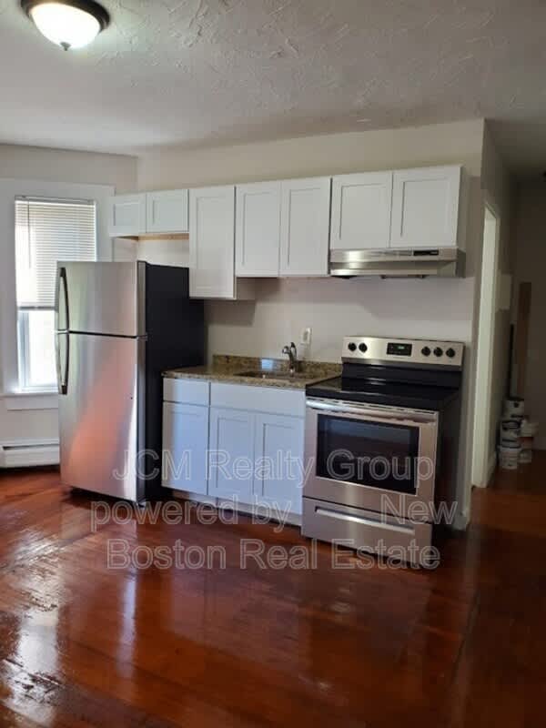 870 Moody – photo 1