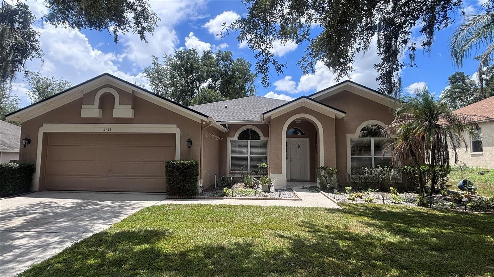 4613 RIVER OVERLOOK Drive – photo 1