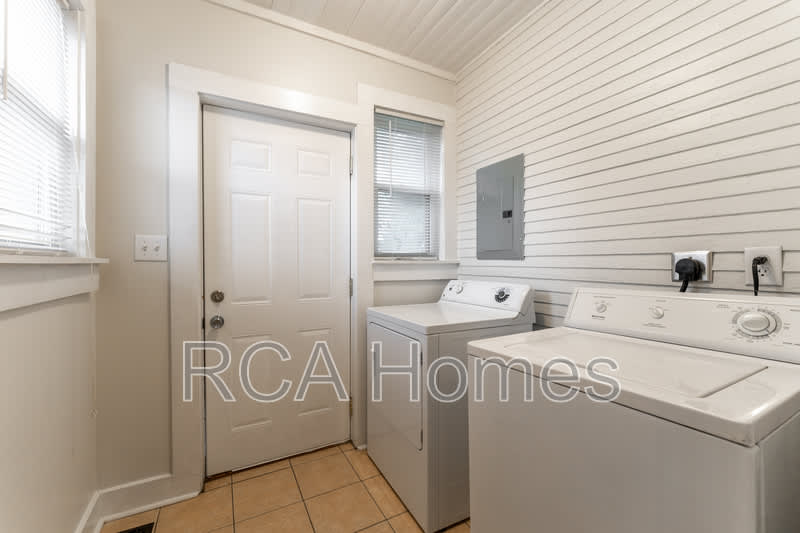 1015 E Morris St – photo 1