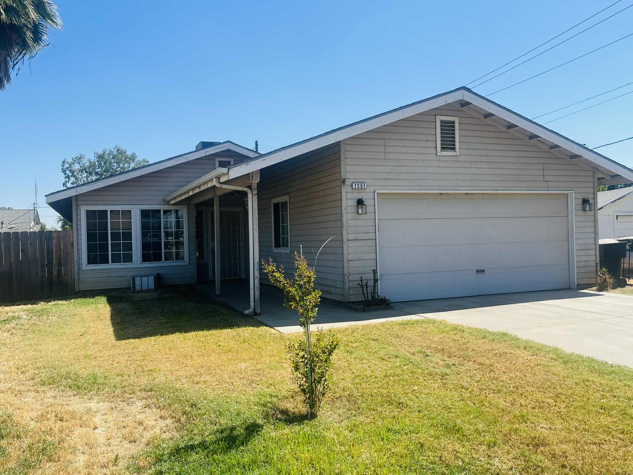 1251 West Davis Street – photo 1
