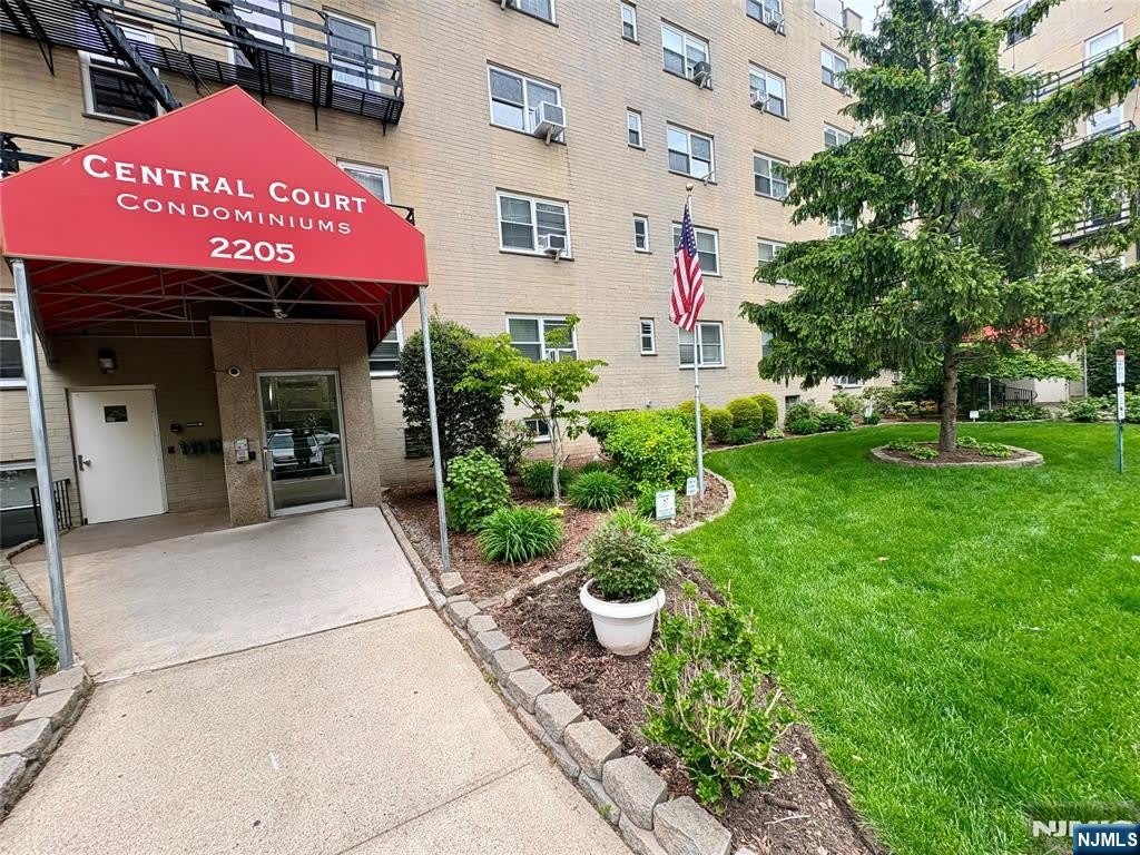 2205 N Central Road – photo 1