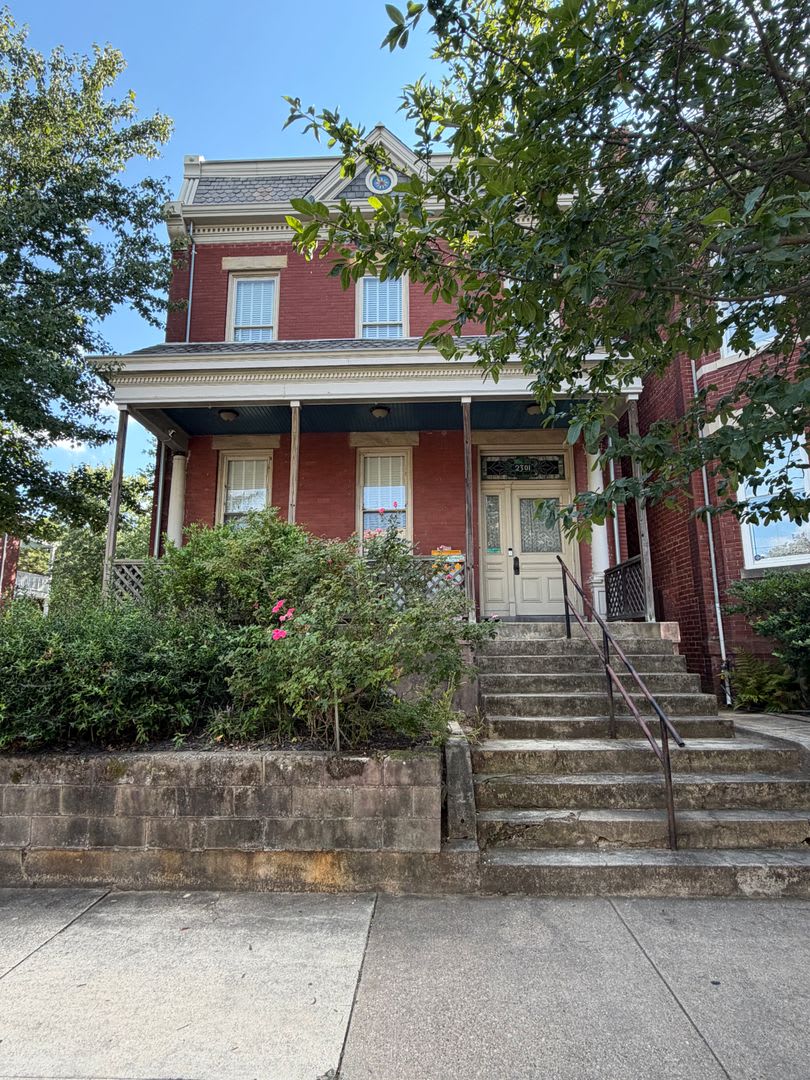 2301 W Grace Street – photo 1
