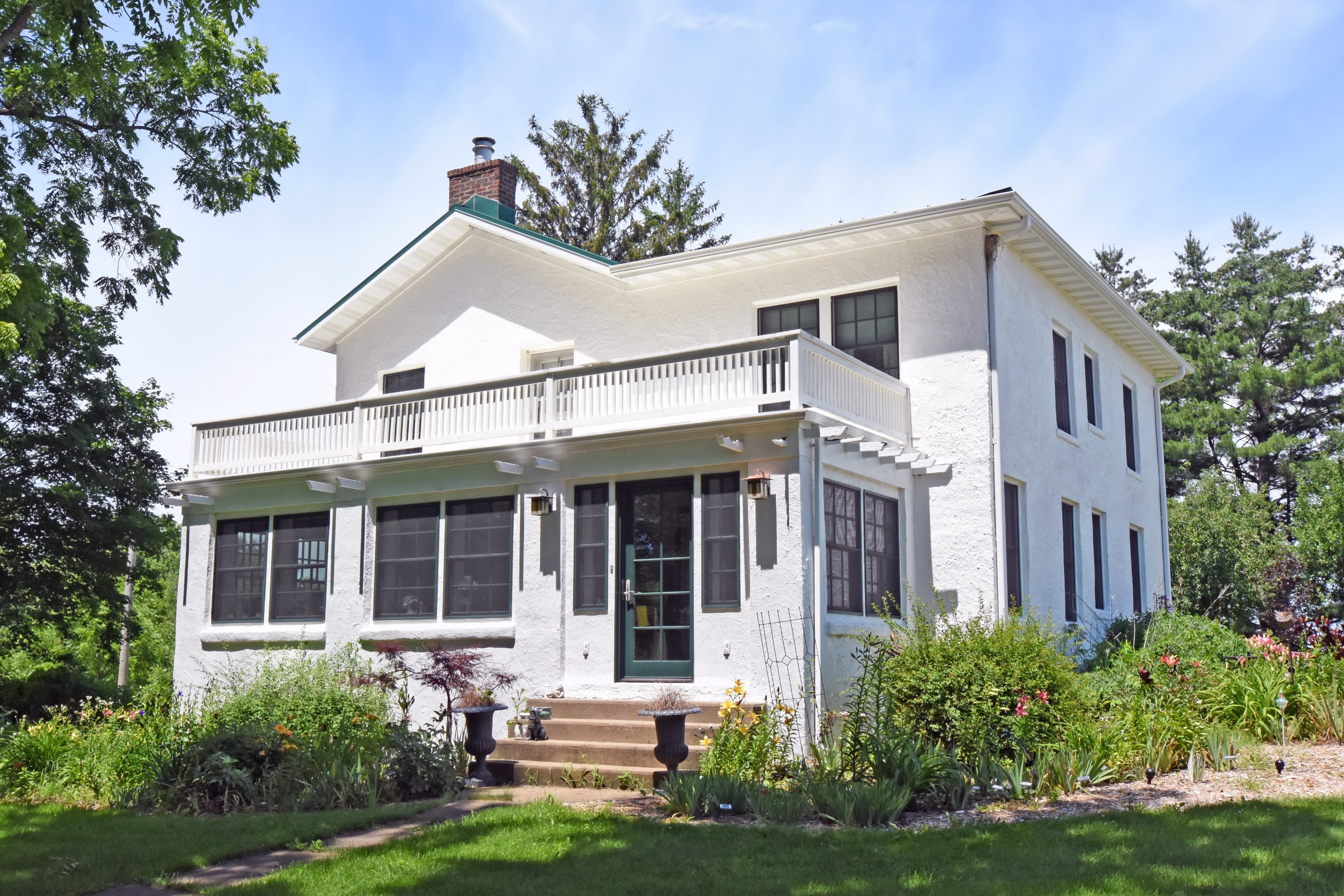600 East Main Steet – photo 1 of 35