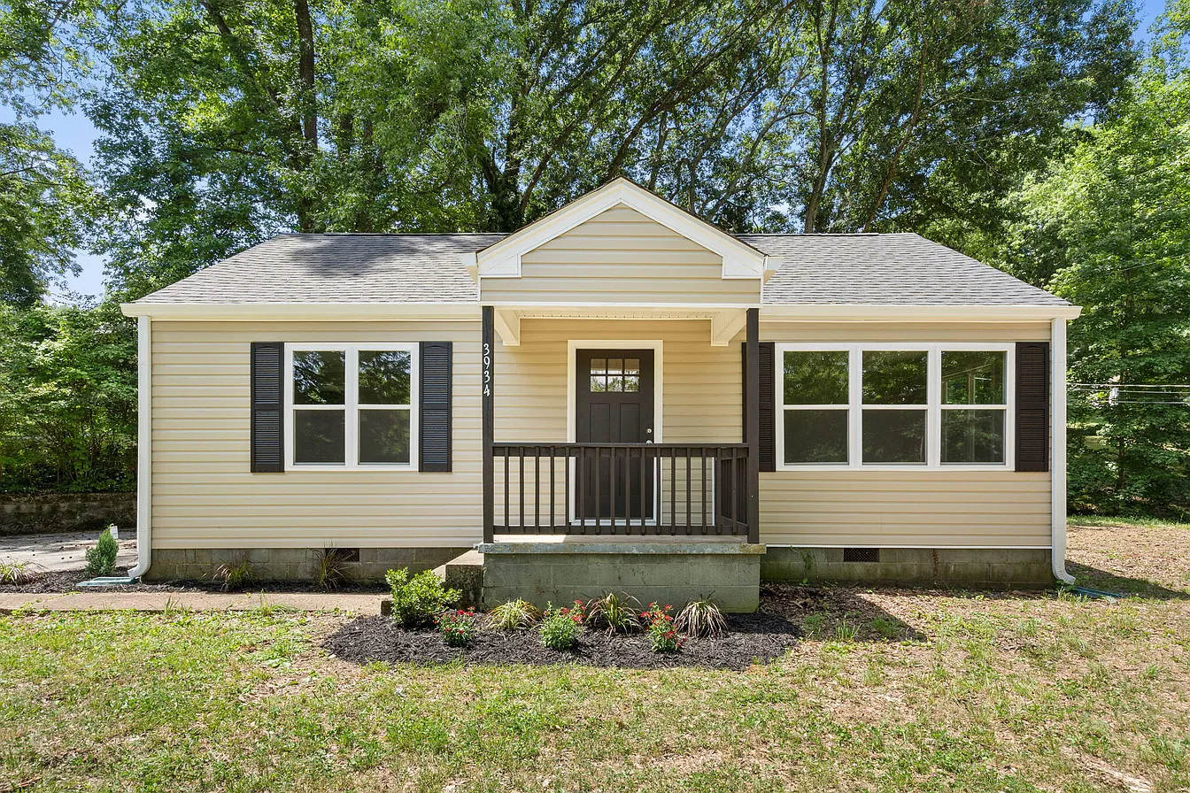 3934 Grace Avenue – photo 1