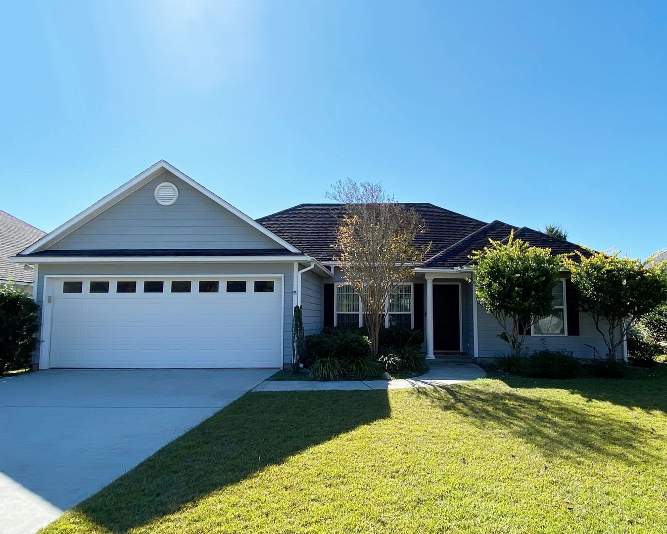 Modern 3BR/2.5BA Gem with 2-Car Garage and Pet-Friendly Yard in Valdosta! – photo 1