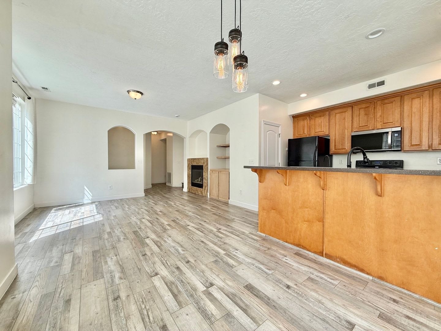 Spacious 3-Bed, 2.5-Bath Townhome – photo 1 of 16
