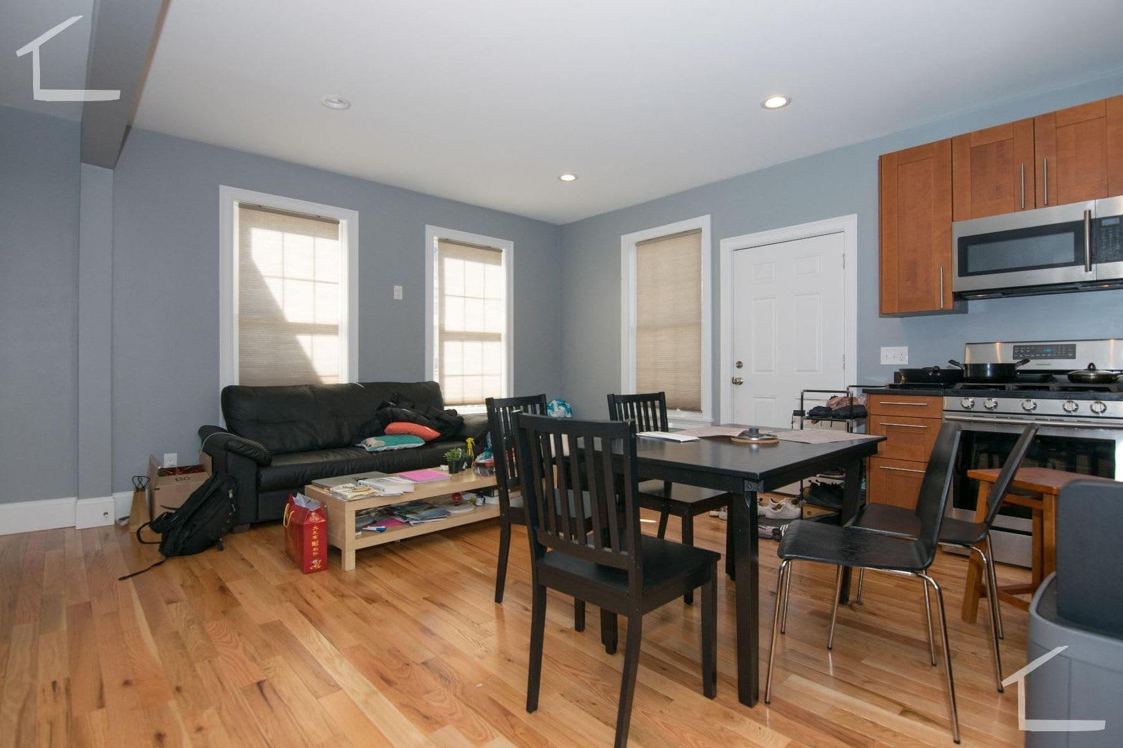 Huge 4 bed duplex next to BU for the upcoming school year! – photo 1