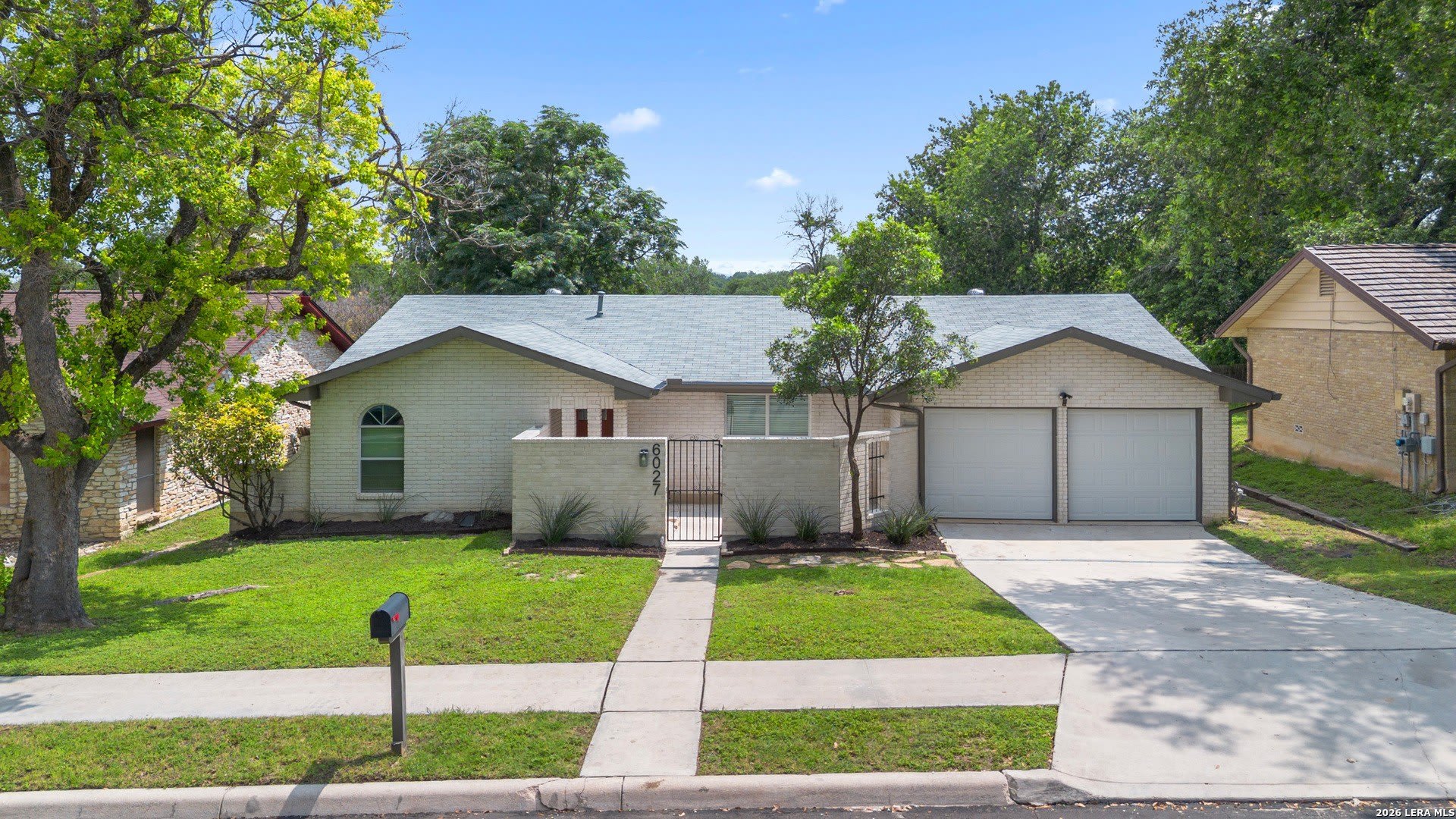 6027 FOREST SHADOW ST – photo 1 of 36