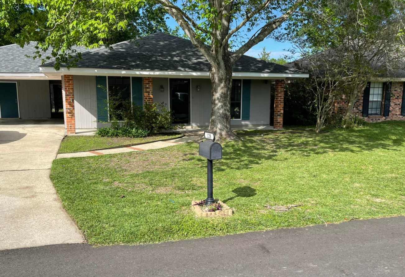 128 Longfellow Drive – photo 1