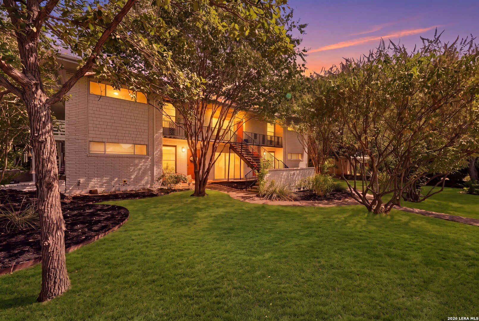 1157 Garraty – photo 1 of 33