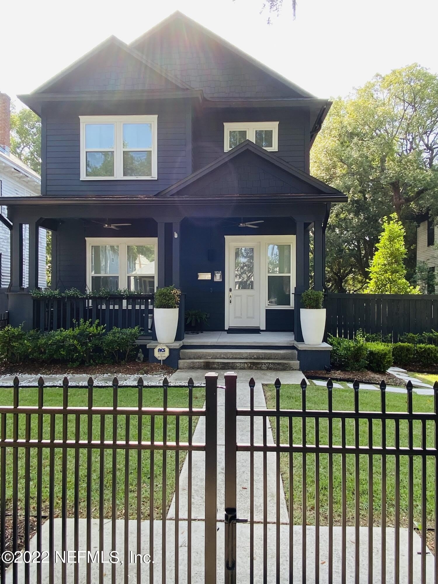 1139 N MARKET Street – photo 1