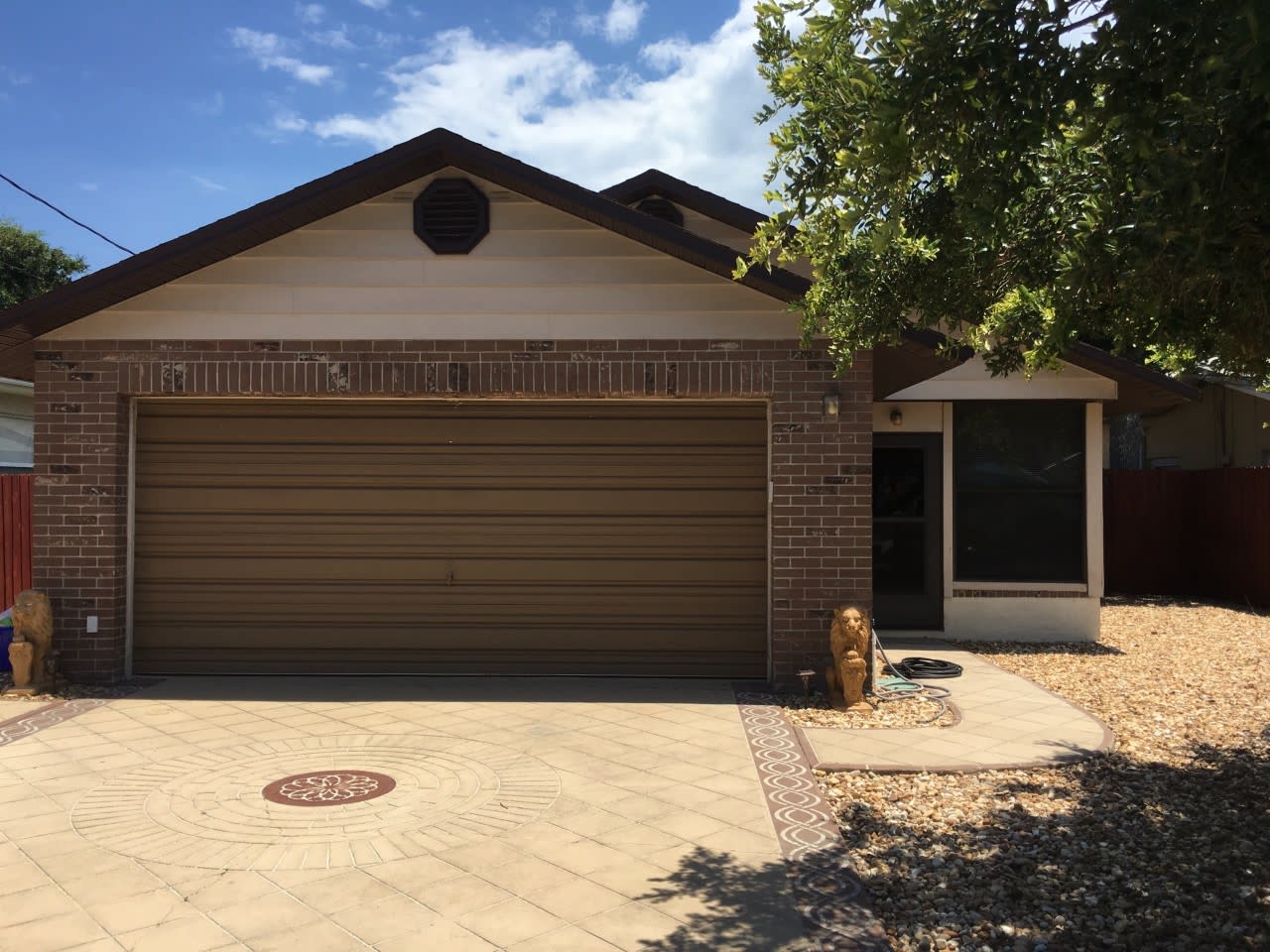 829 E 12th Ave – photo 1