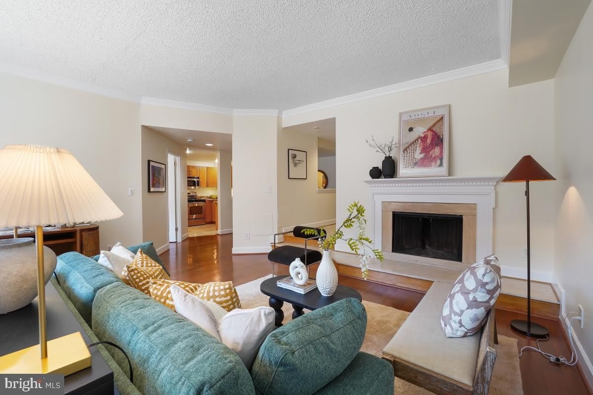 1080 WISCONSIN Avenue NW – photo 1