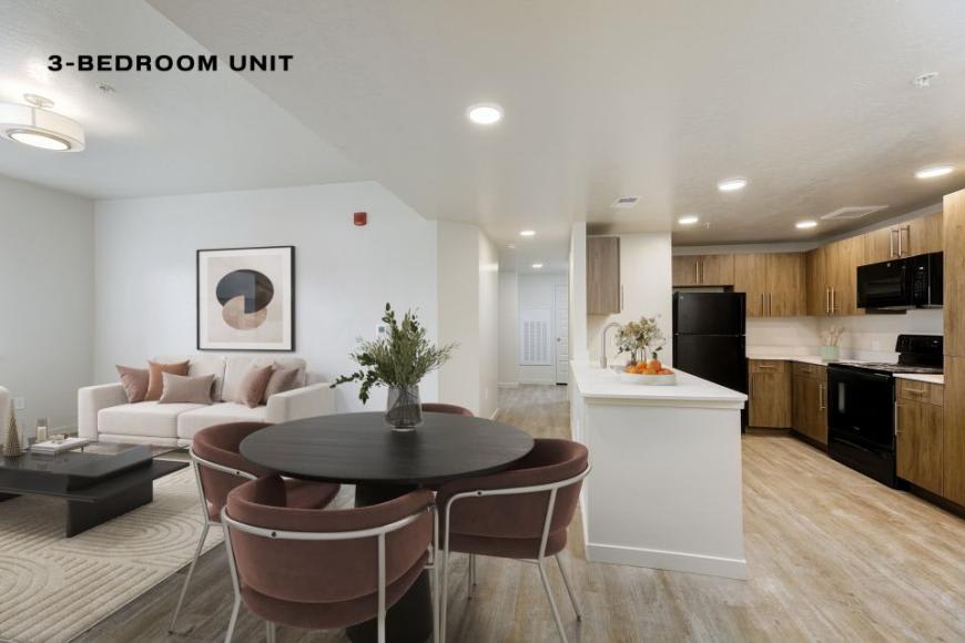 203 E Florida Ave – photo 1