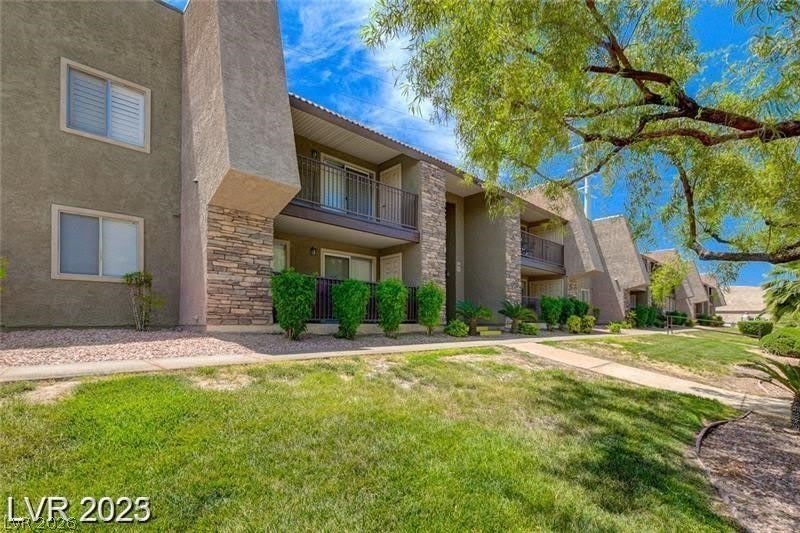 5314 River Glen Drive – photo 1