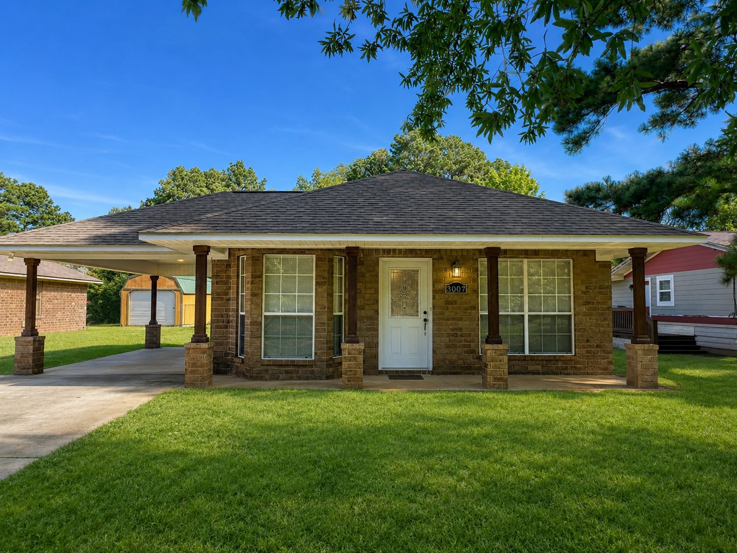 3007 East 44th Street – photo 1 of 24