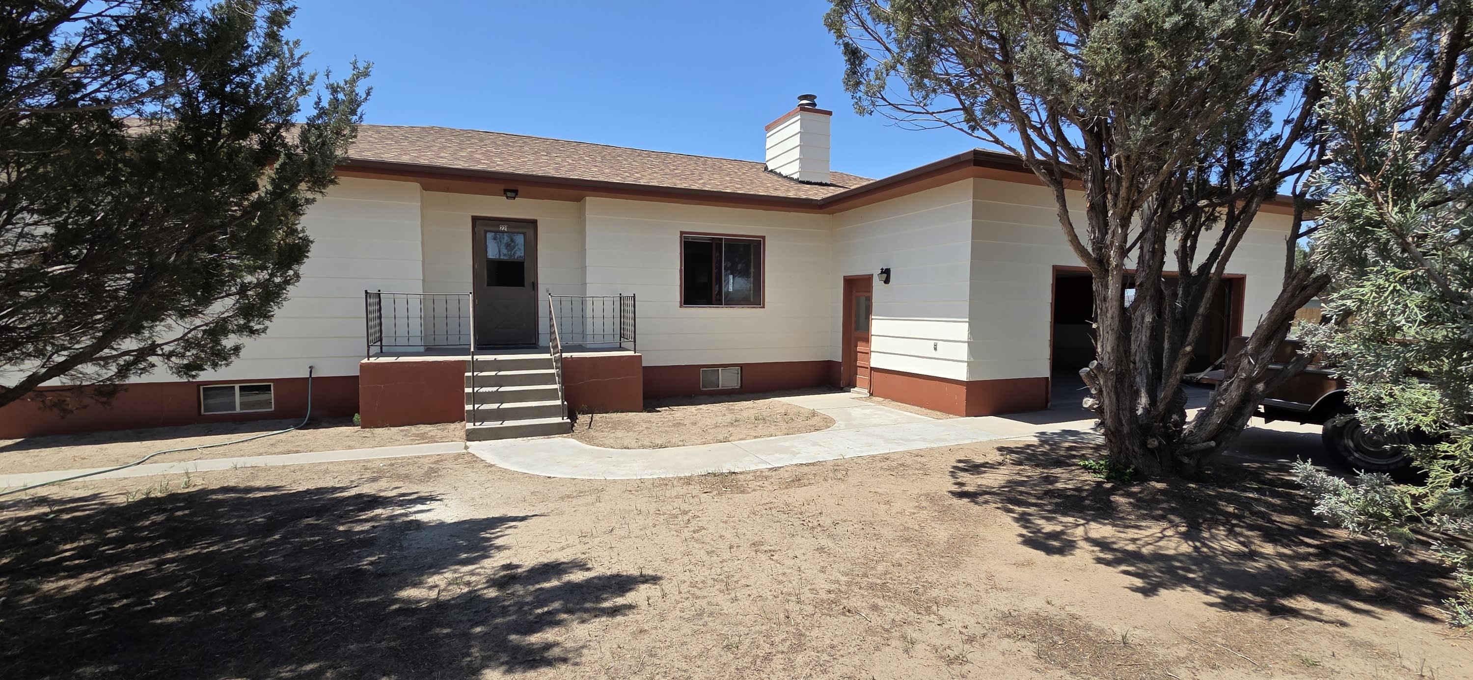 221 Cactus Drive – photo 1 of 7