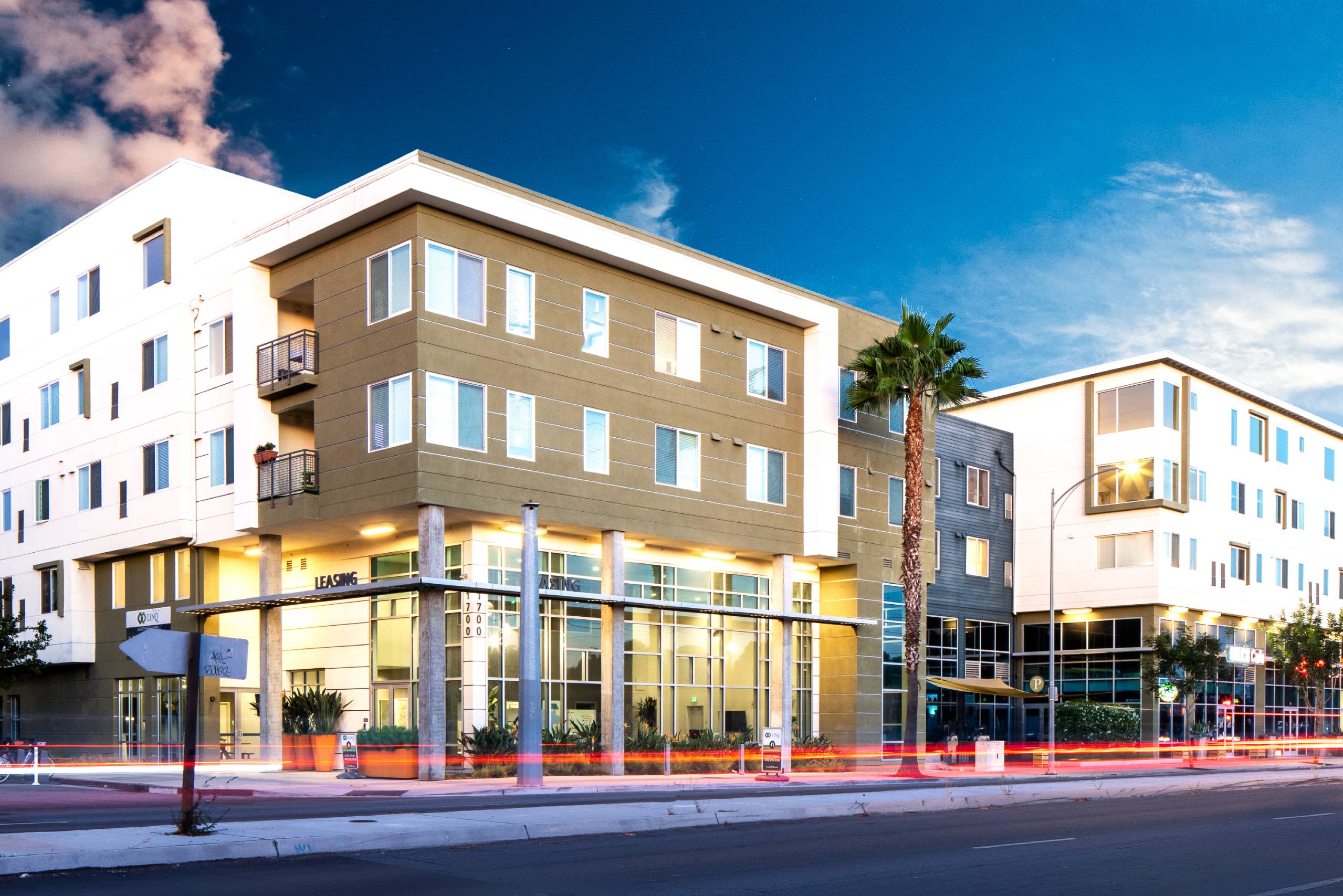 LINQ – photo 1 of 45