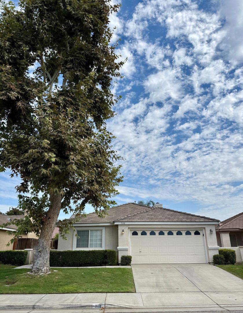 Beautiful Home in Silver Creek! – photo 1