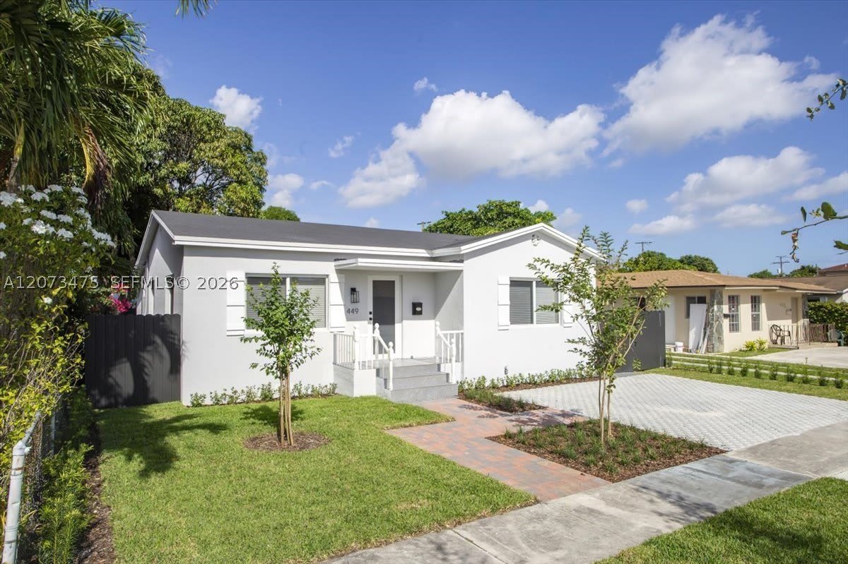 449 E 10th St – photo 1