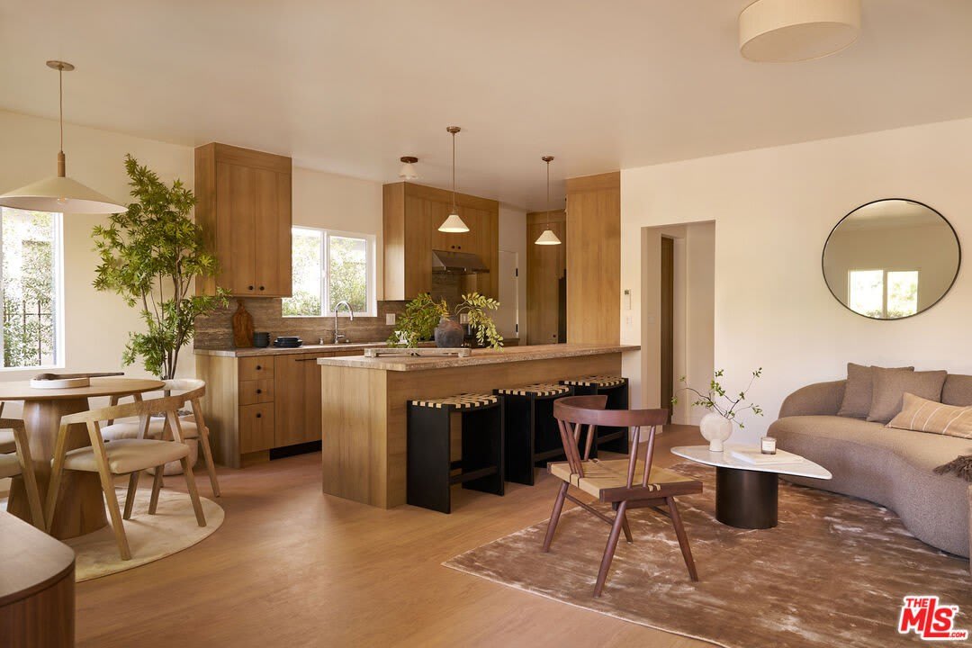 2411 Abbot Kinney Blvd – photo 1