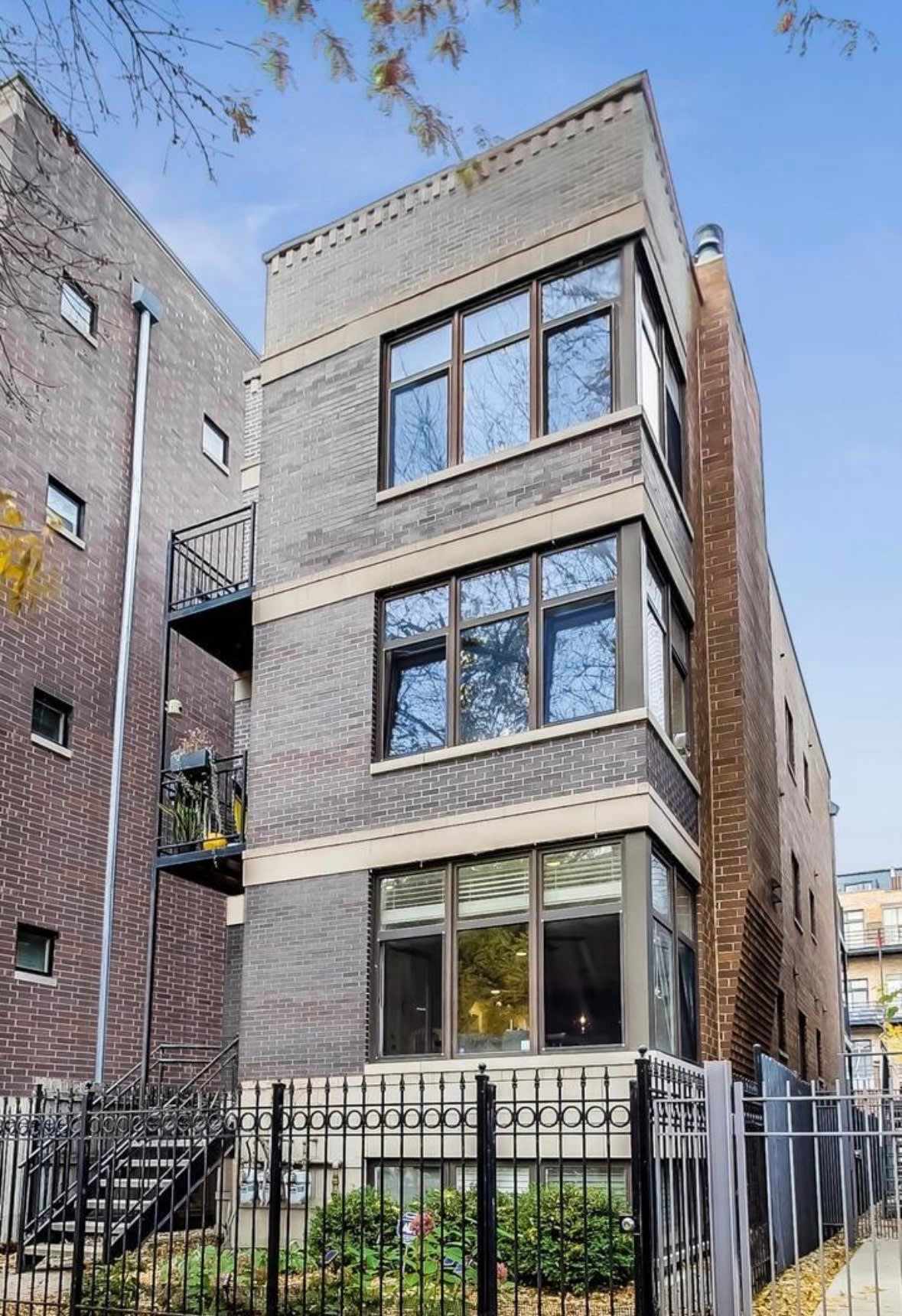 952 West Altgeld Street – photo 1
