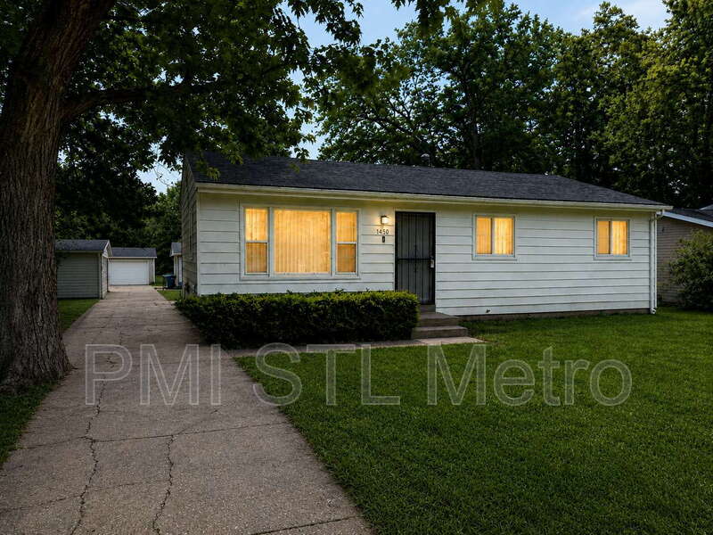 1450 Fairmeadows Ln – photo 1 of 9