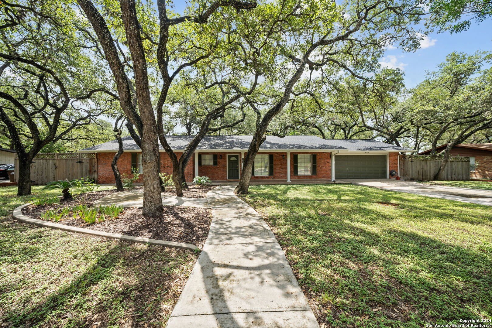 202 DONELLA DR – photo 1 of 33