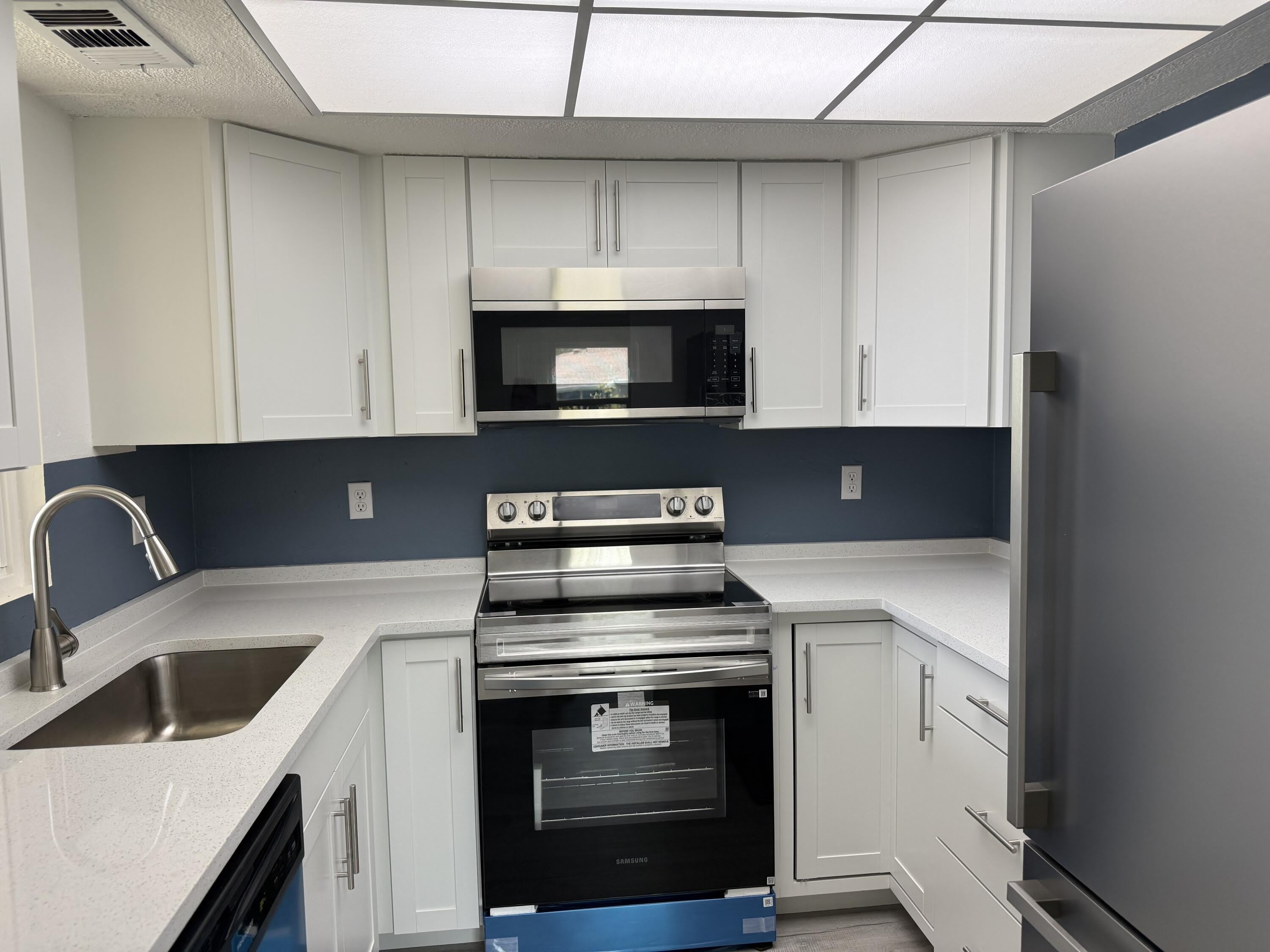 1536 SE Royal Green – photo 1