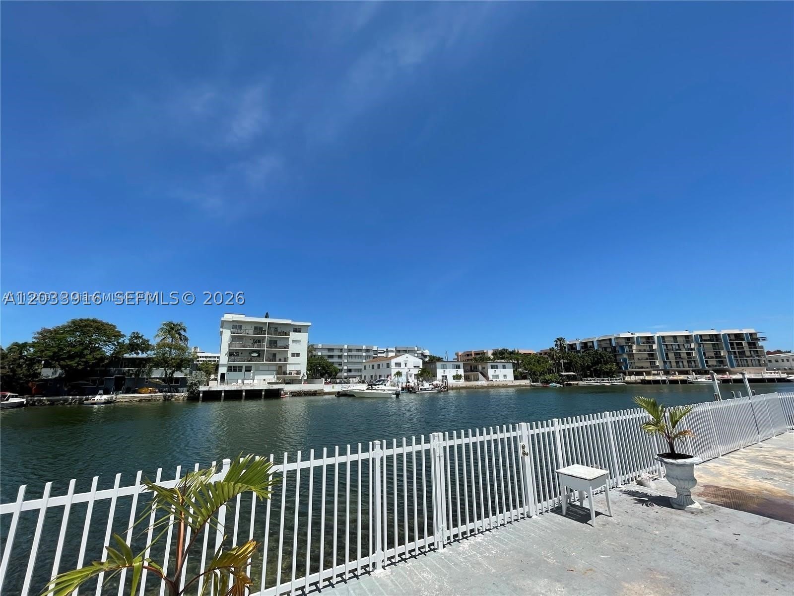 8205 Crespi Blvd – photo 1