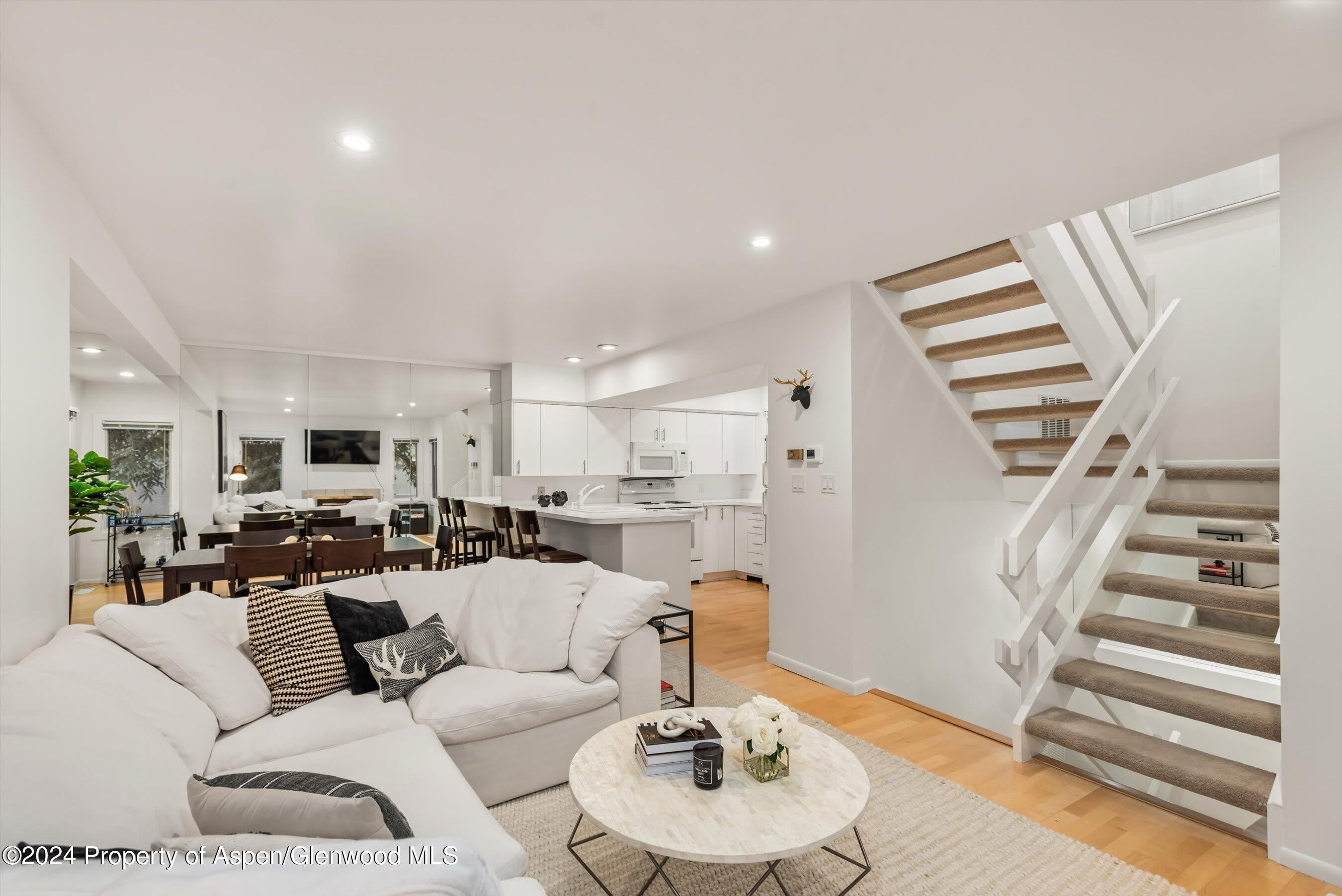 814 W Bleeker Street – photo 1