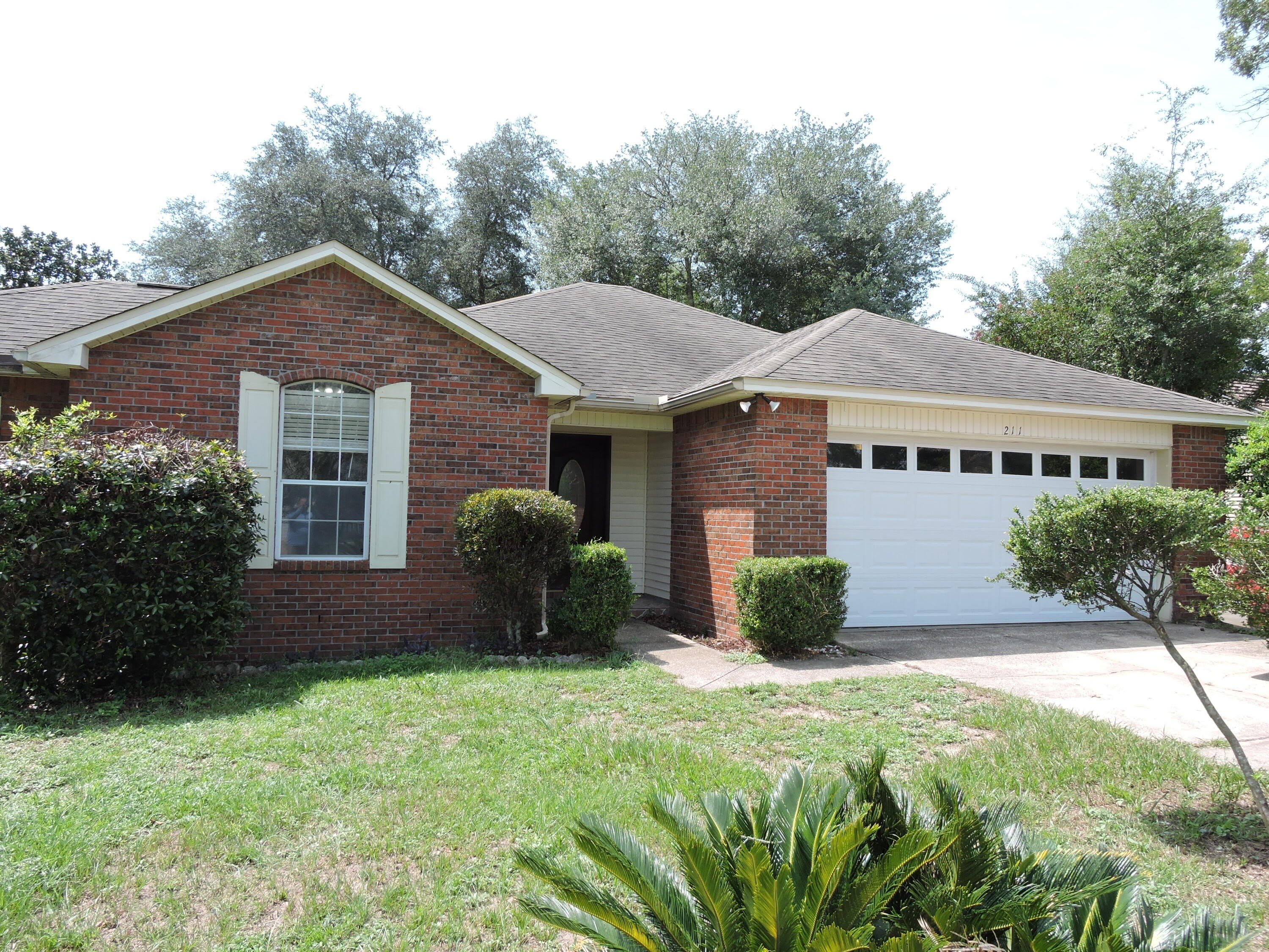 211 Westview Drive – photo 1
