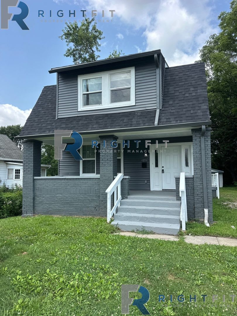 Newly Renovated Spacious Home in Indy! – photo 1