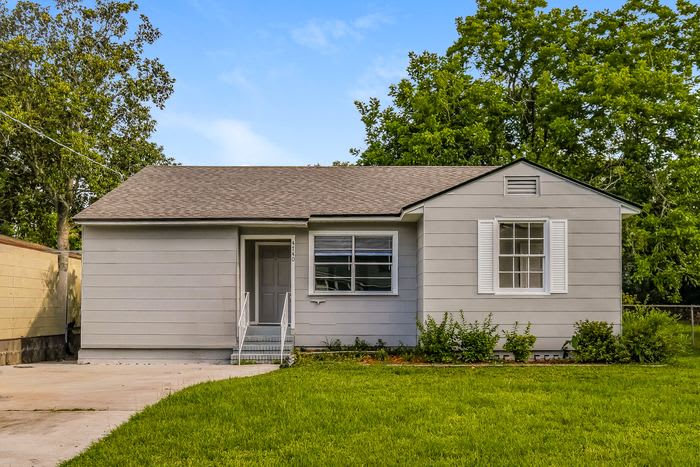 4740 Cardinal Boulevard – photo 1