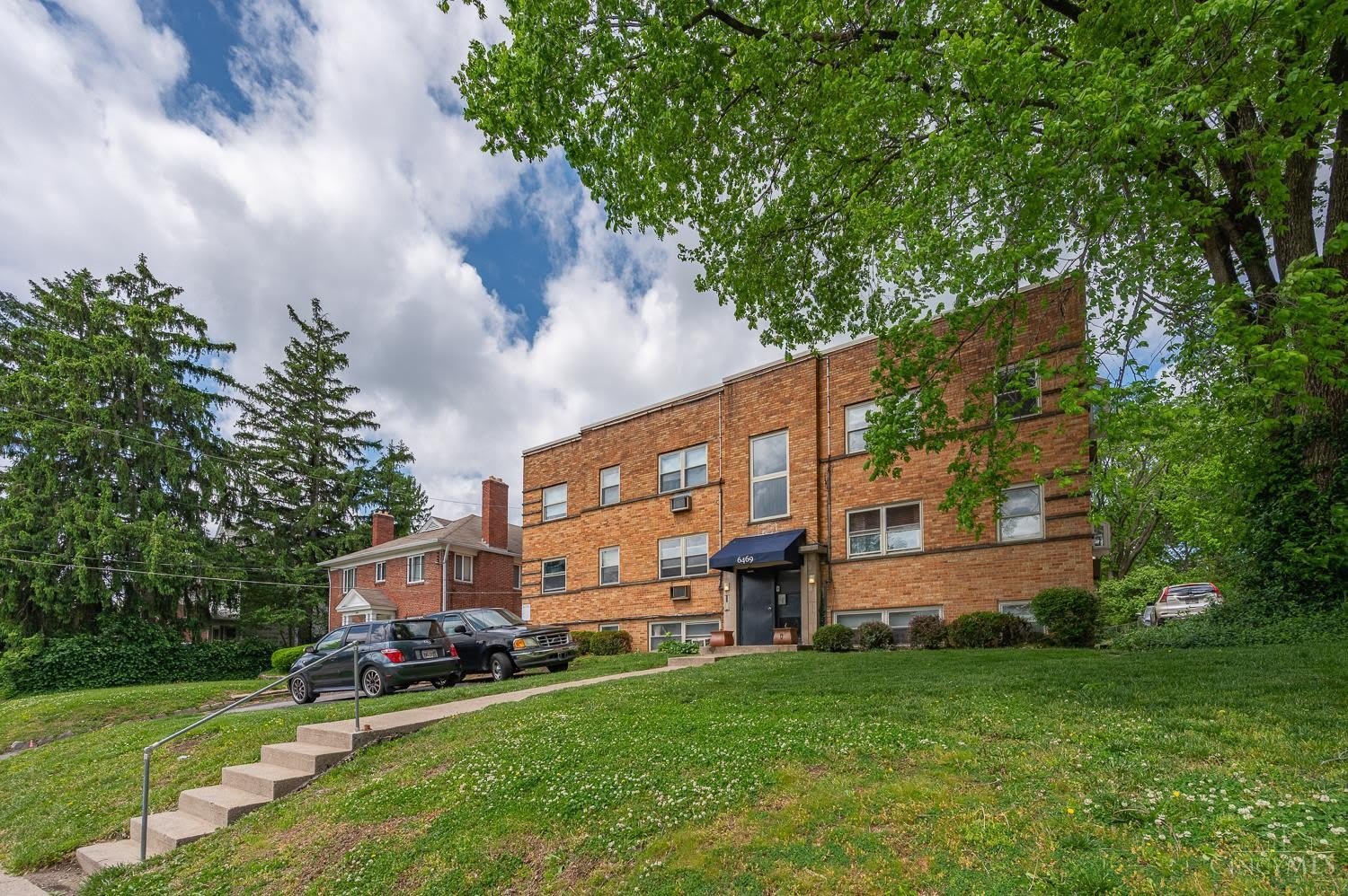 6469 Montgomery Road – photo 1