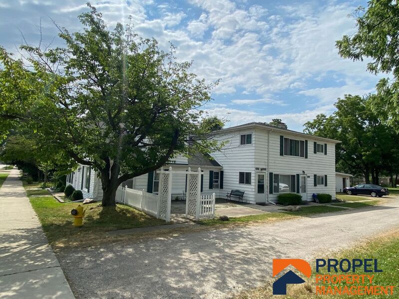 8141 Macomb St – photo 1 of 10