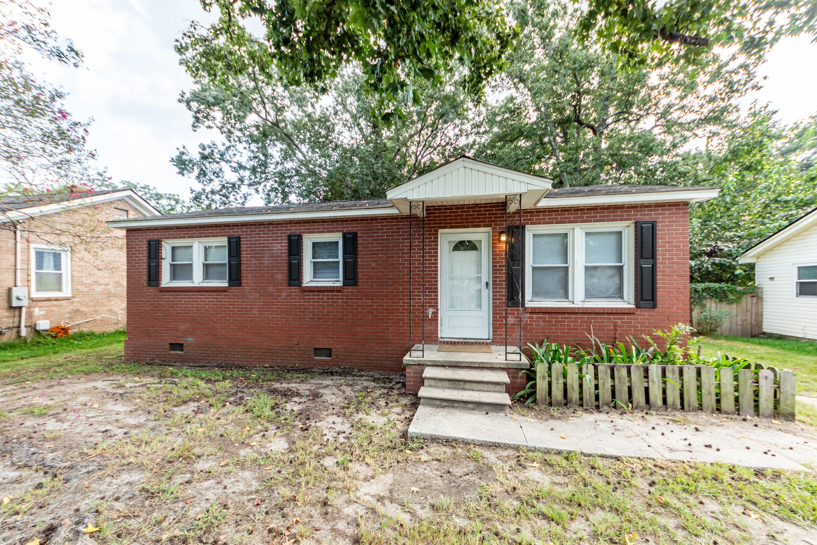 3 Bedroom, 1 Bathroom Home in Charleston Farms – photo 1