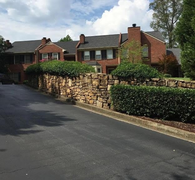871 Lenox Oaks Circle NE – photo 1