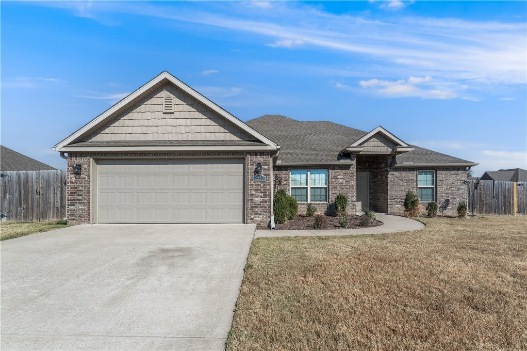 2220 Hunter Drive – photo 1 of 89