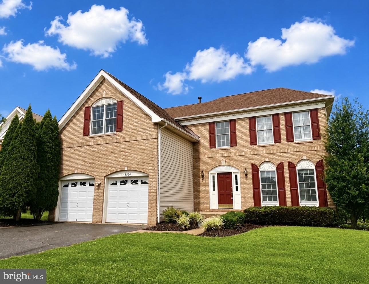 43520 LUCKETTS BRIDGE Circle – photo 1 of 35