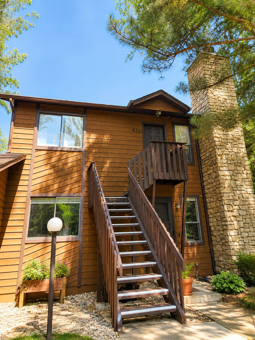 Spacious 1 bed/1bath/garage w fireplace. – photo 1 of 14