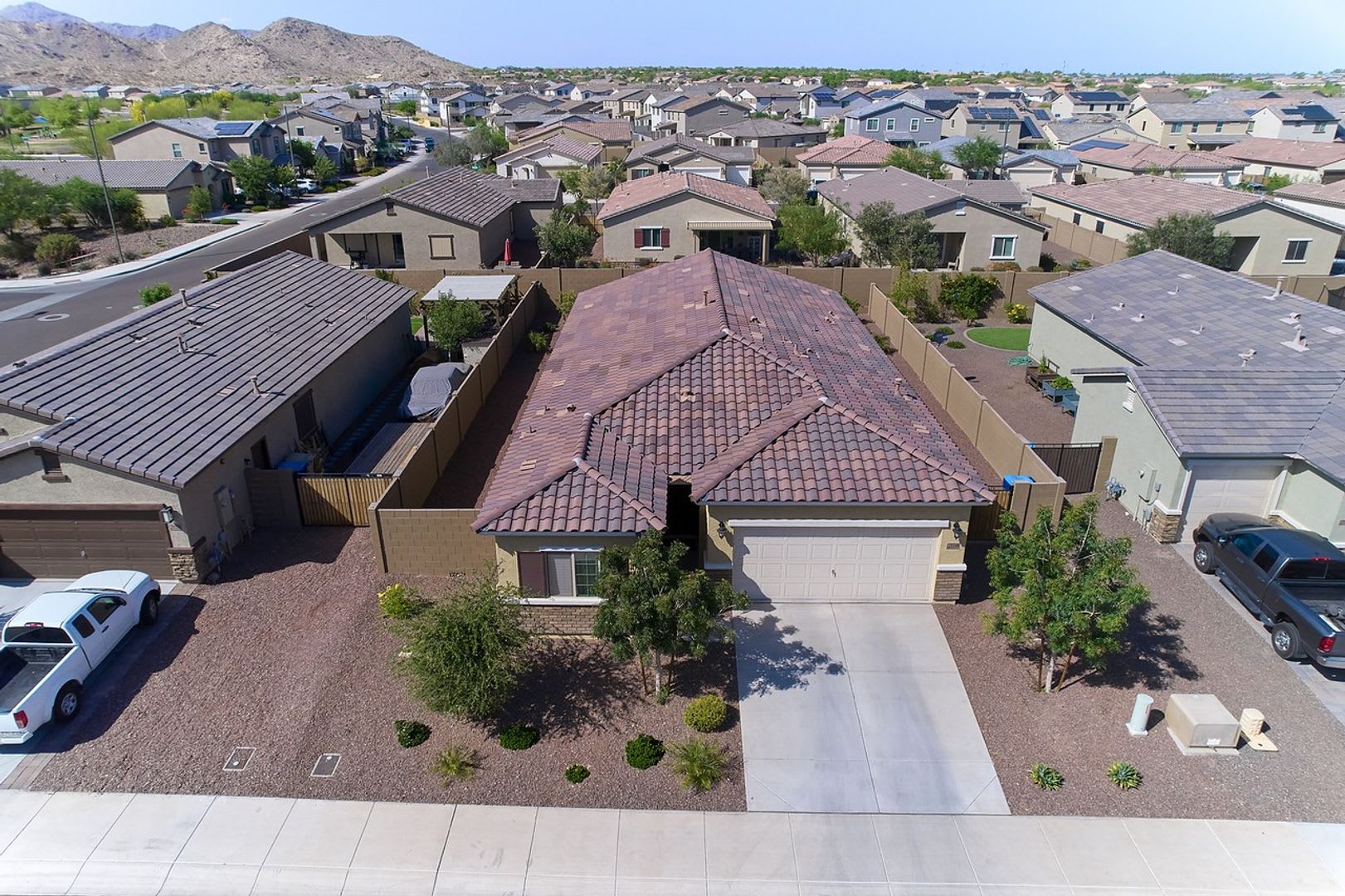 Spacious 4Bd 2Ba In Verrado – photo 1