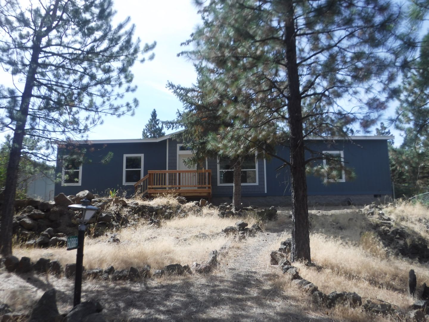 Updated 3 Bed 2 Bath Home In Romaine Village With Garage – photo 1