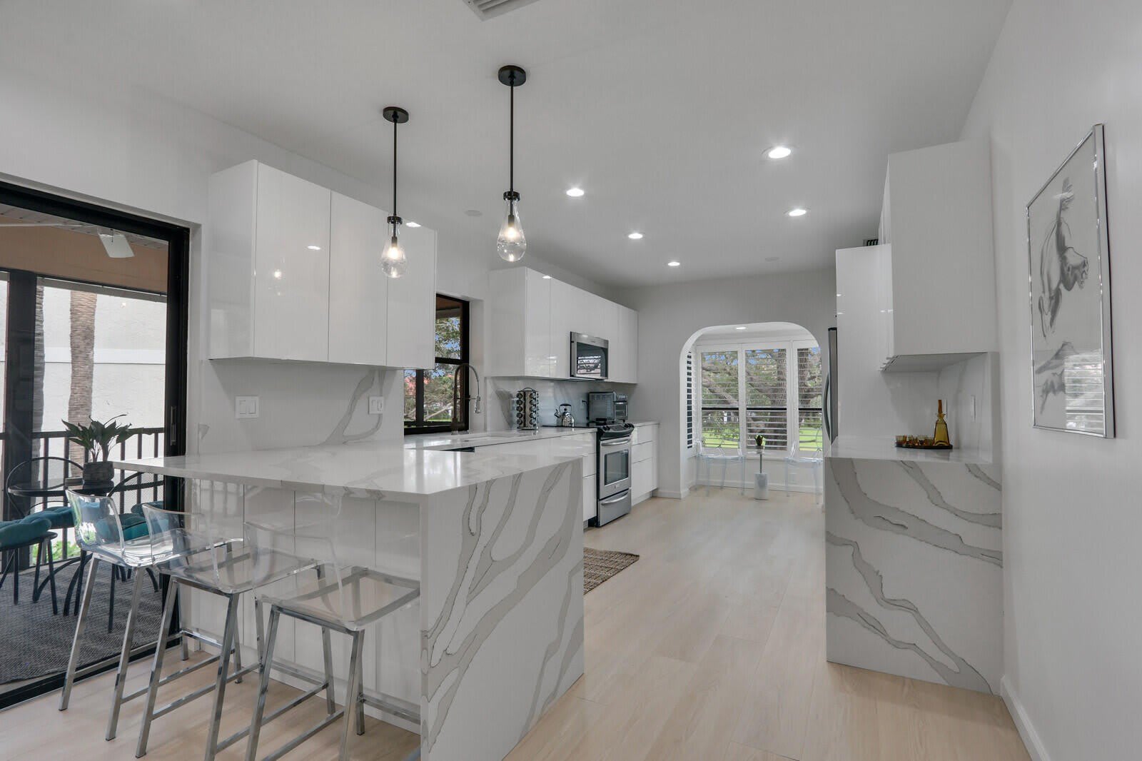 16000 W Bay Drive – photo 1