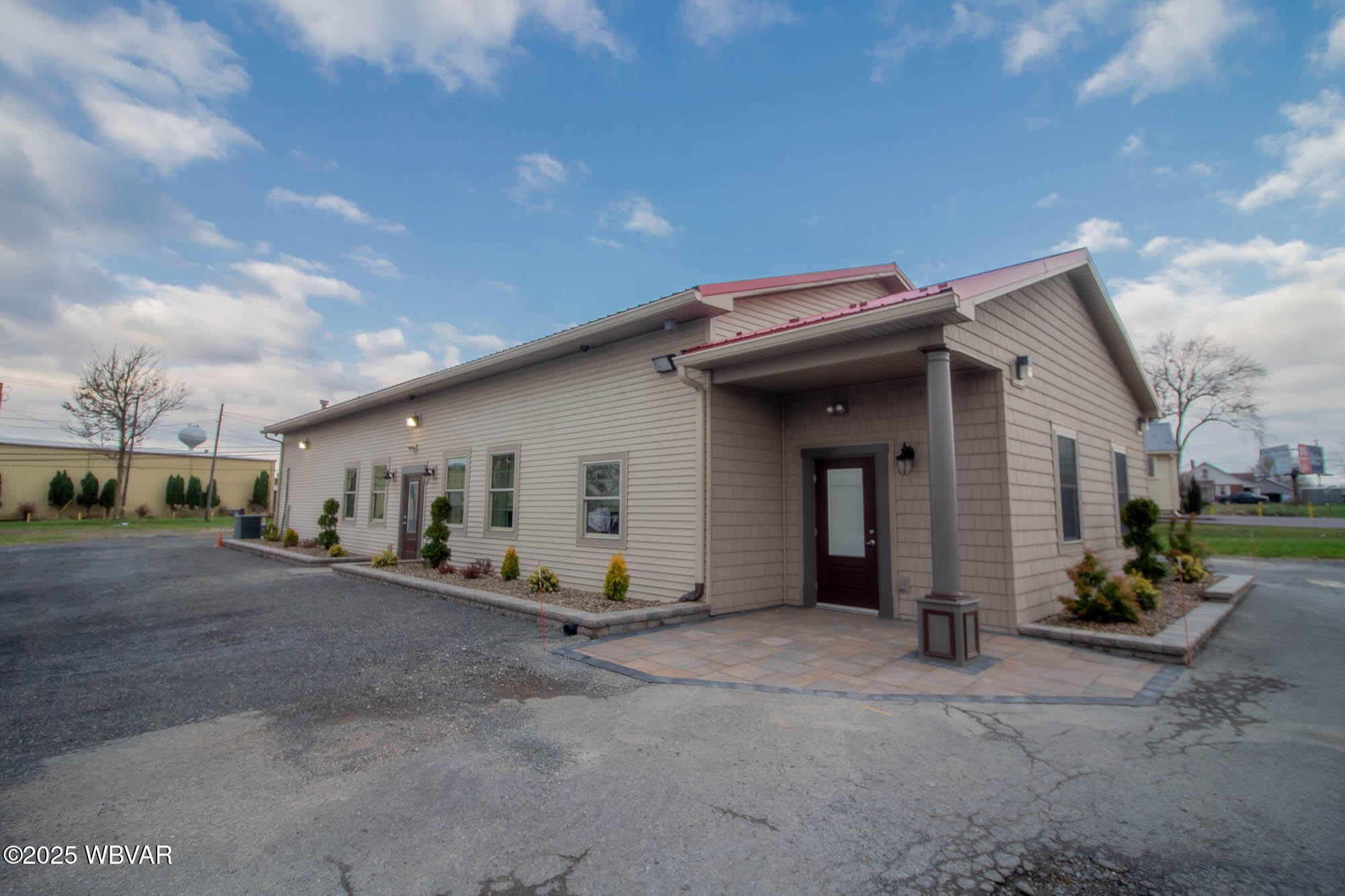 1950 JOHN BRADY Drive – photo 1 of 10