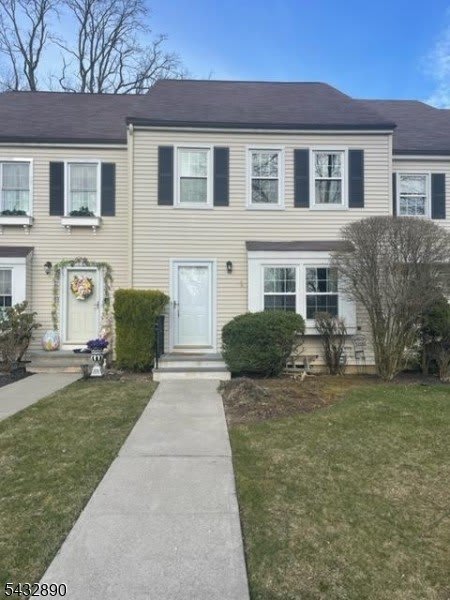 48 Wexford Dr – photo 1 of 12