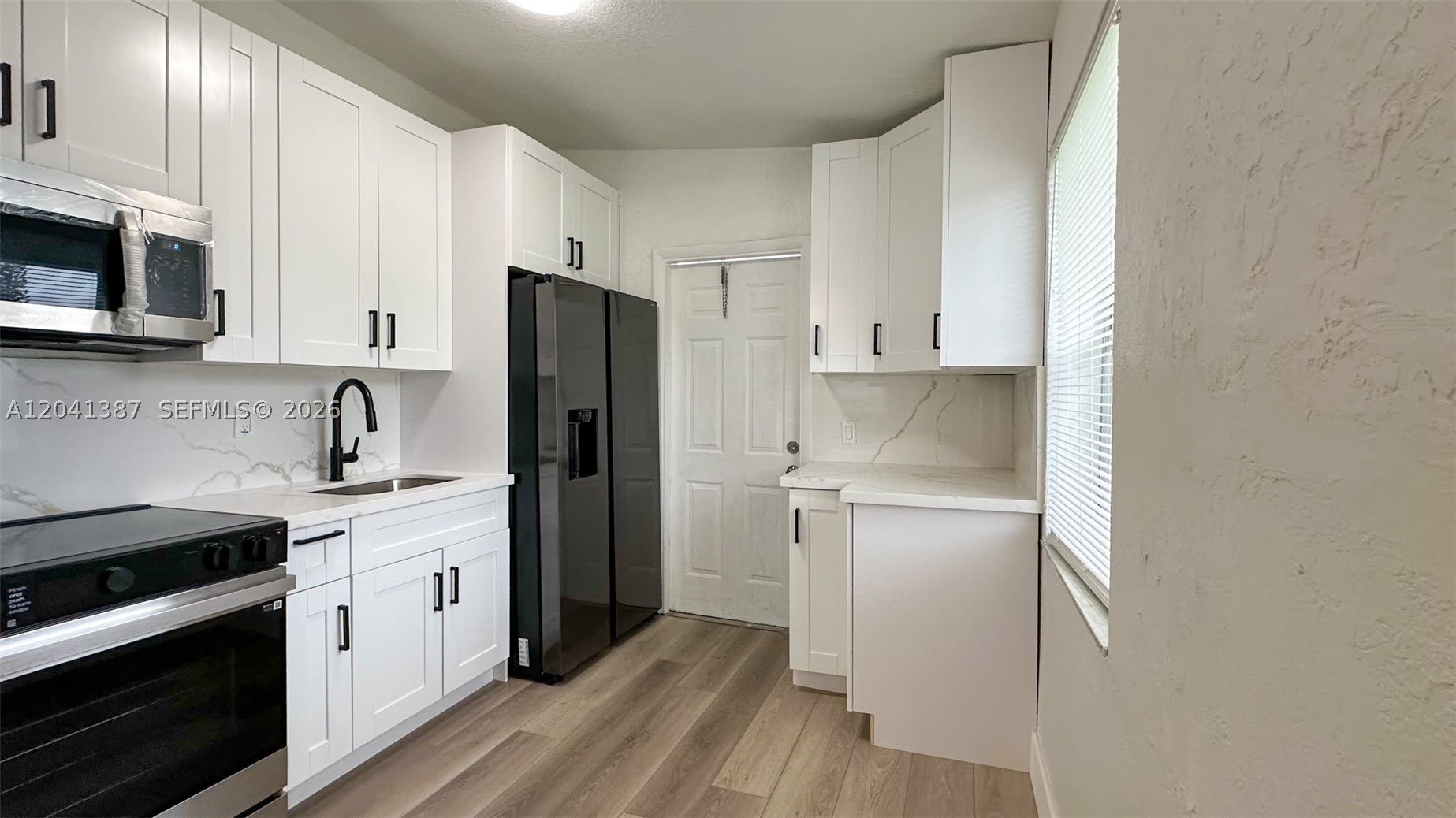 550 Nw 15Th Ct – photo 1