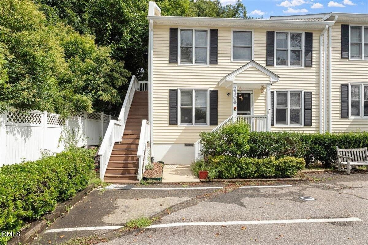 2306 Stafford Avenue – photo 1